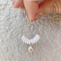 Yumilani Jewelry【Puka shell &Fresh water pearlピアス／14KGF】 [SIMMA Hawaii]